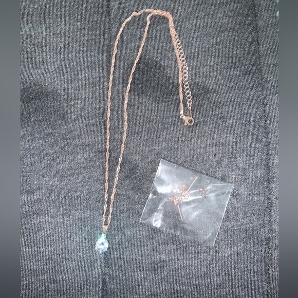 Woman’s necklace and earrings set not for sale - Picture 2 of 2